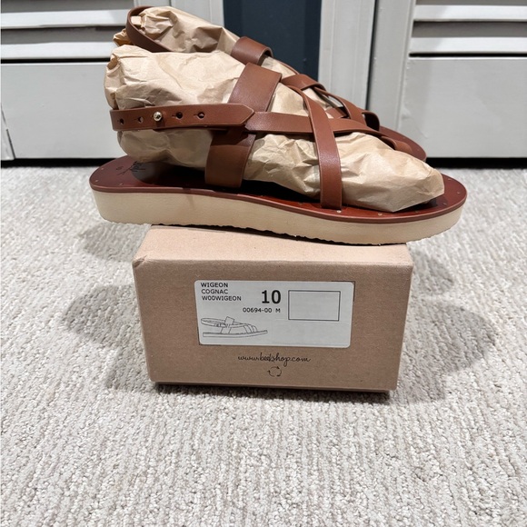 Beek Wigeon Leather Toe Ring Sandal - Picture 6 of 9